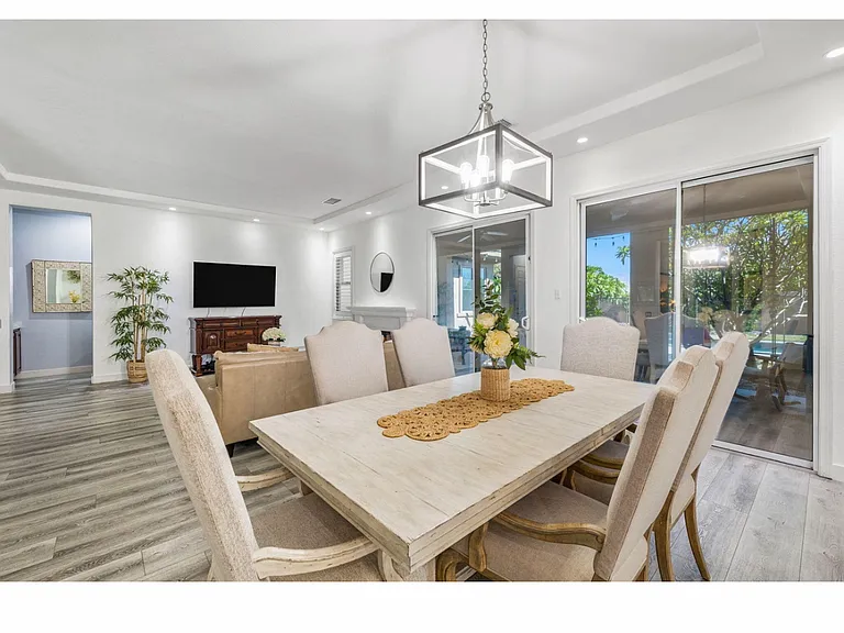 79720 Amalfi Dr — Photo 10