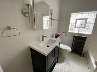 5710 N Washtenaw Ave #2, Chicago, IL 60659