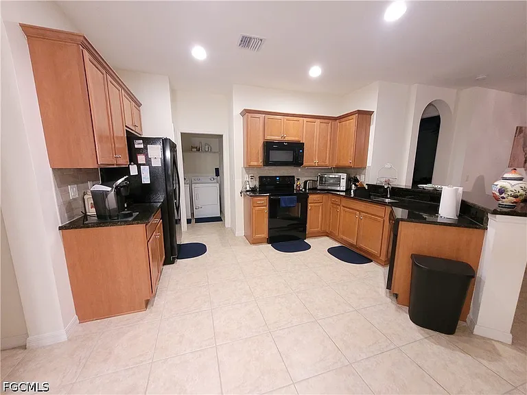 10457 Materita Dr — Photo 32