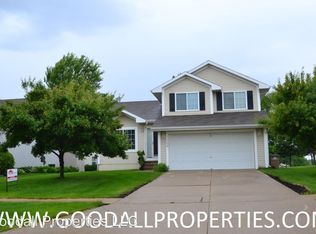 1068 63rd St, West Des Moines, IA 50266