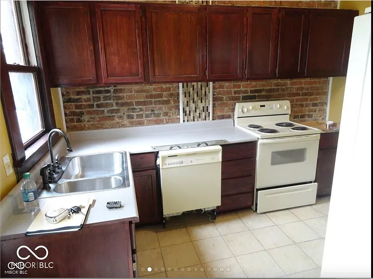 1841 N Talbott St — Photo 20