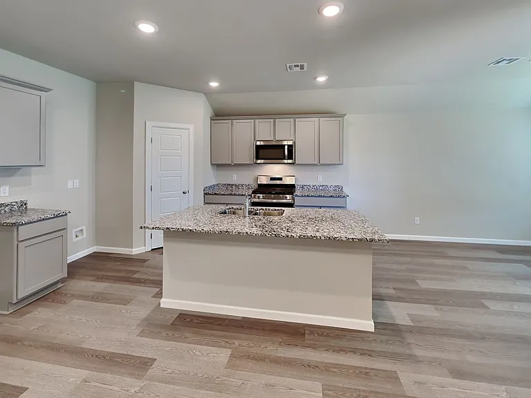 10504 SW 41st St — Photo 6
