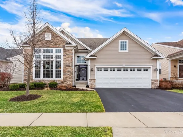 3855 Olympia Fields Dr, Elgin, IL 60124