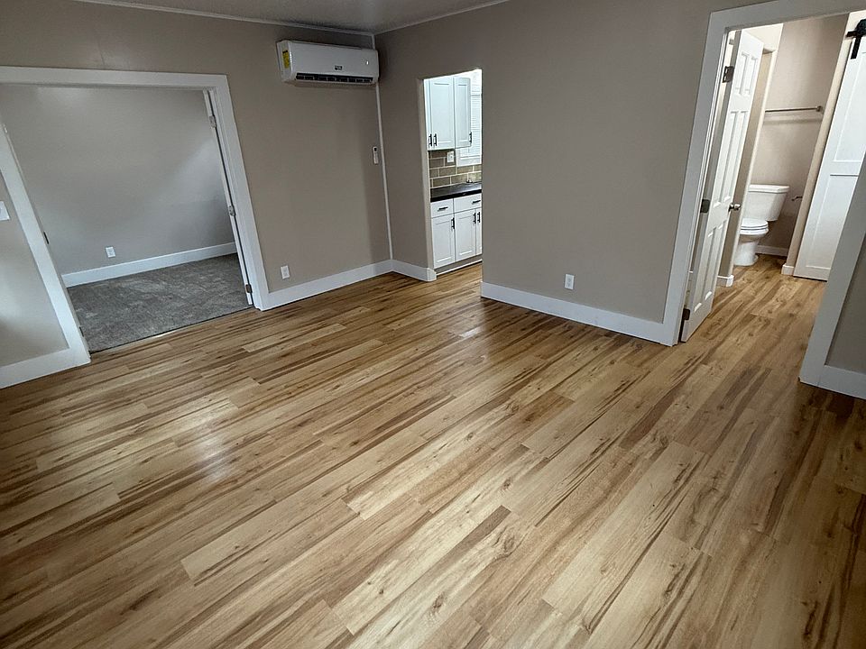 1st image of 812 W Walnut St #812