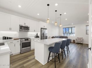 27065 Tanager Ln, Valencia, CA 91381