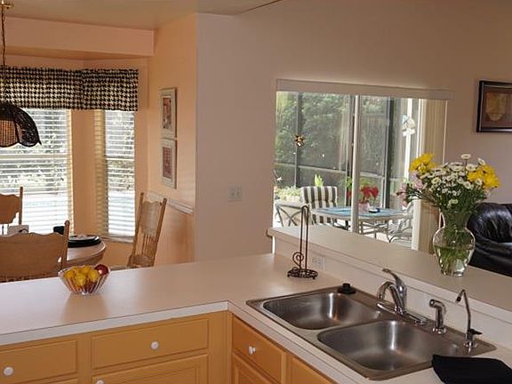 4th image of 12761 Forestedge Cir