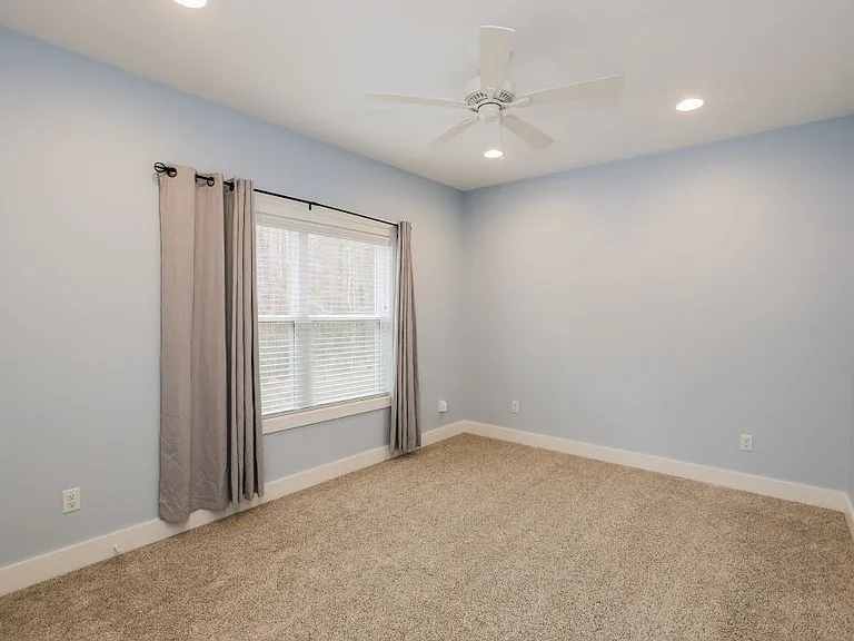 204 Blackberry Ln — Photo 34