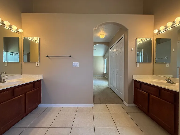 2735 Cedaridge Cir — Photo 8