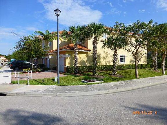 3rd image of 5079 Mariner Garden Circle #E-31