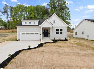 102 Pittman Dr, Greenville, SC 29609