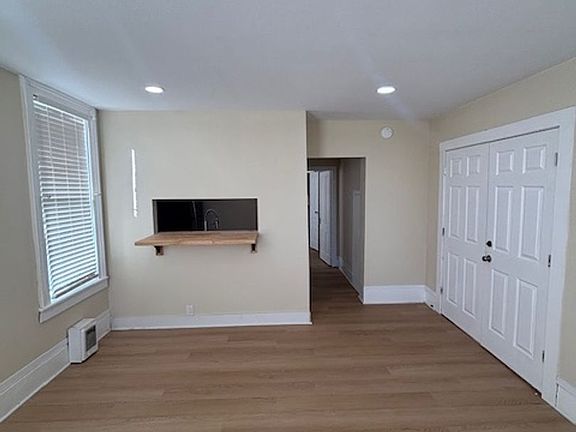 3rd image of 307 SE Cowls St APT 5