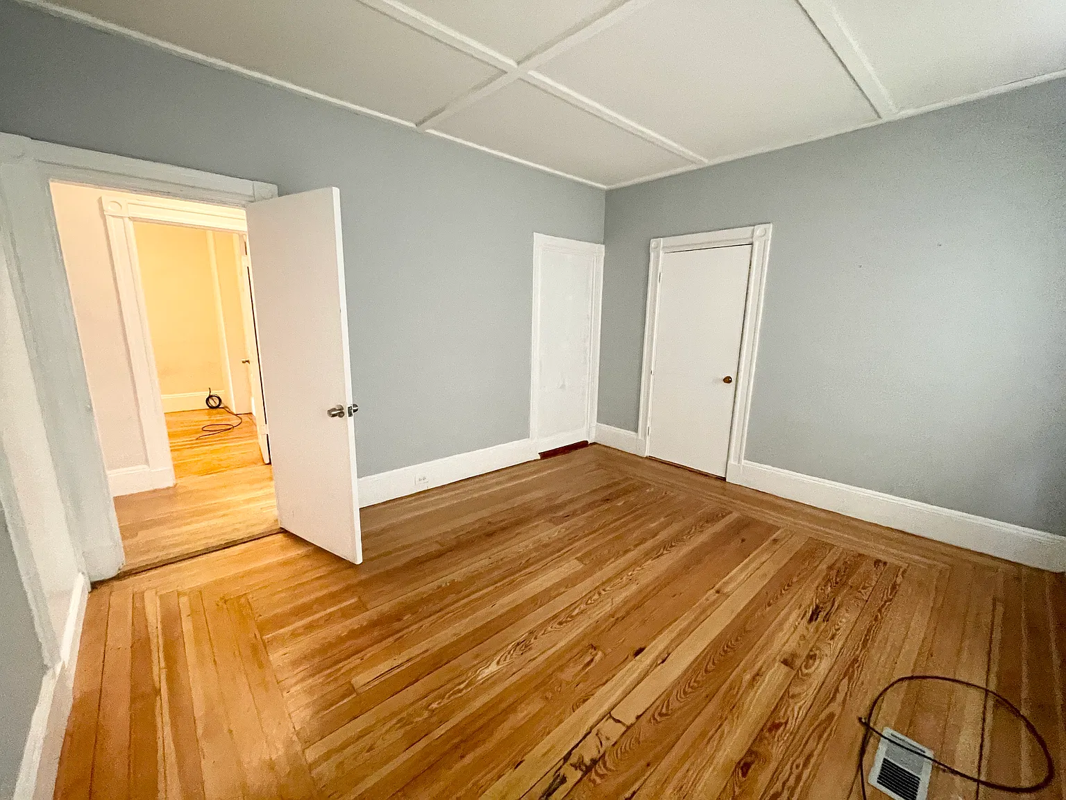 3 bed, 1200 sqft, $2,500 — Photo 4