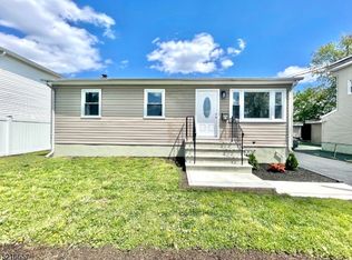 825 Malcolm Pl, Linden, NJ 07036