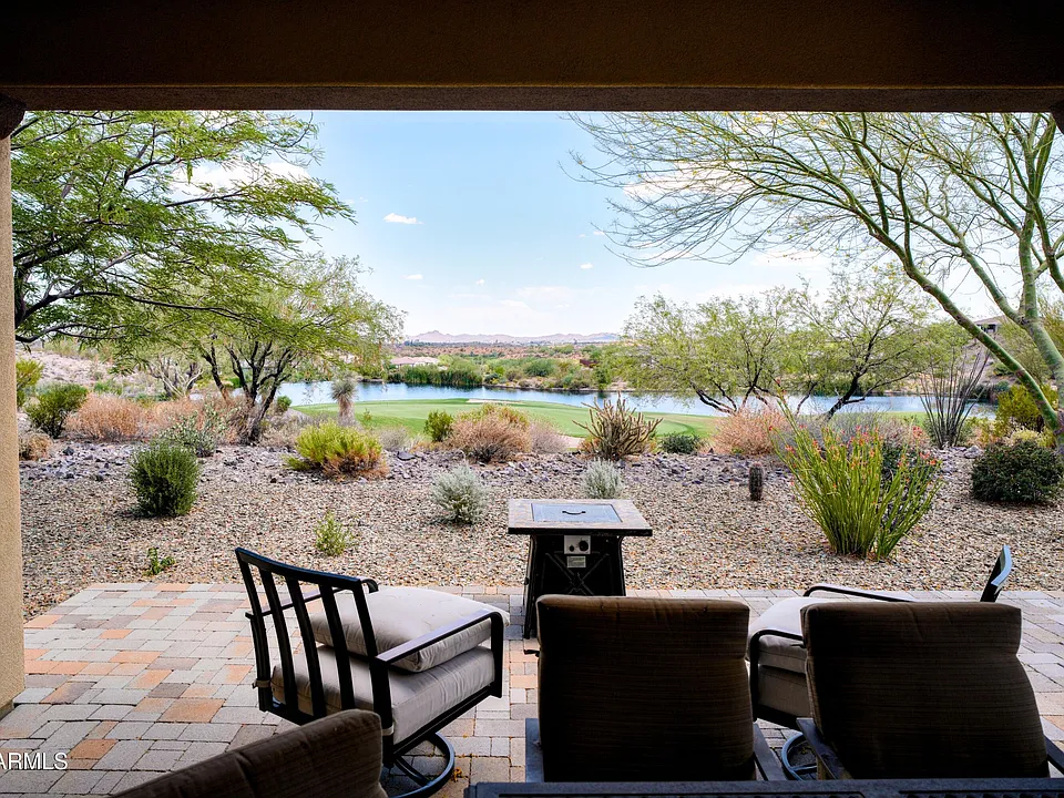3261 Huckleberry Way