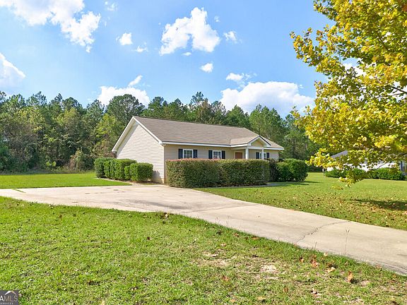 4th image of 1612 Rebekah Rd