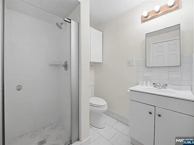 1-2 Hilliard Ave #1 — Photo 10