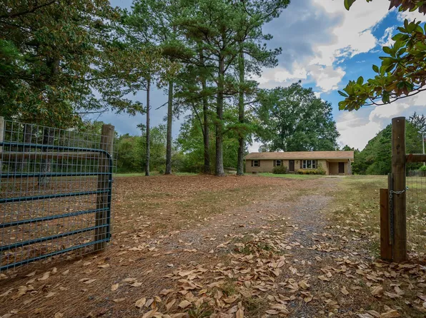 212 Polk Rd #88, Mena, AR 71953