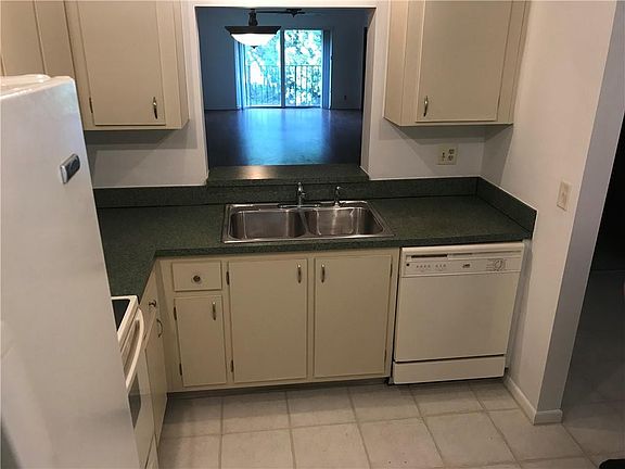 2nd image of 2845 SW 22nd Avenue #206