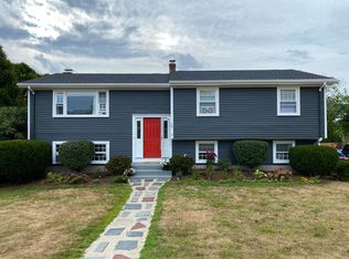 14 Pocahontas Dr, Middletown, RI 02842