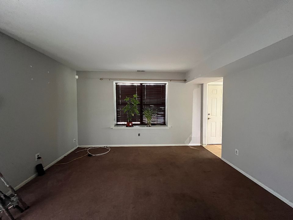 2nd image of 41 Hampton Gate Dr