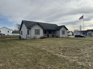 7754 Teaberry Dr, Freeland, MI 48623