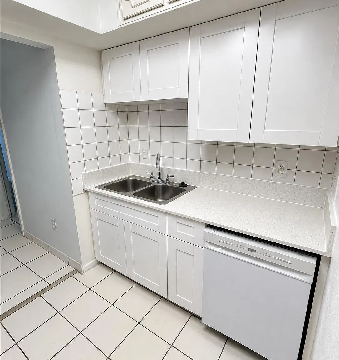 2 bed, 1.0 bath, 798 sqft, $2,000 — Photo 2