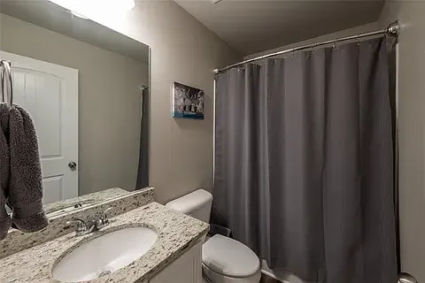 819 Ash St — Photo 28