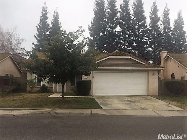 1st image of 2421 Rainwood Dr