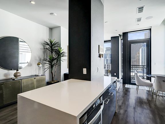 5th image of 1211 Caroline St Unit 1109
