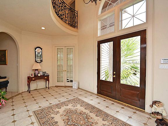 Pretty Double Door EntryNot Shown in Pictures:Spacious Study w/Wall of Built-ins & Shelves.