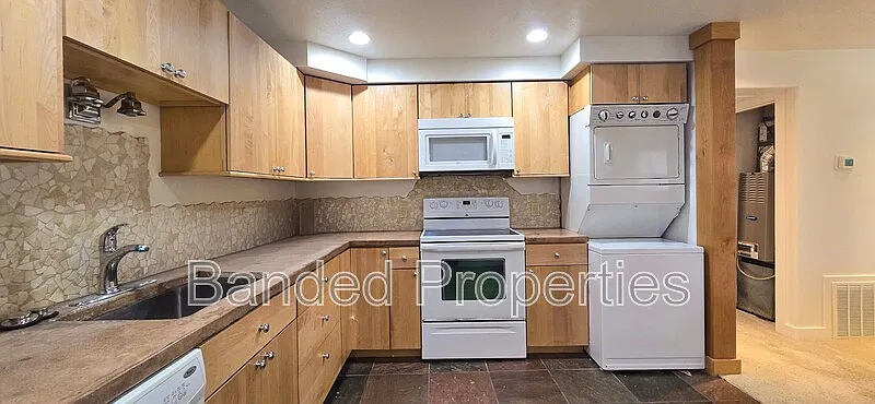 2 bed, 1.0 bath, 860 sqft, $1,395 — Photo 3