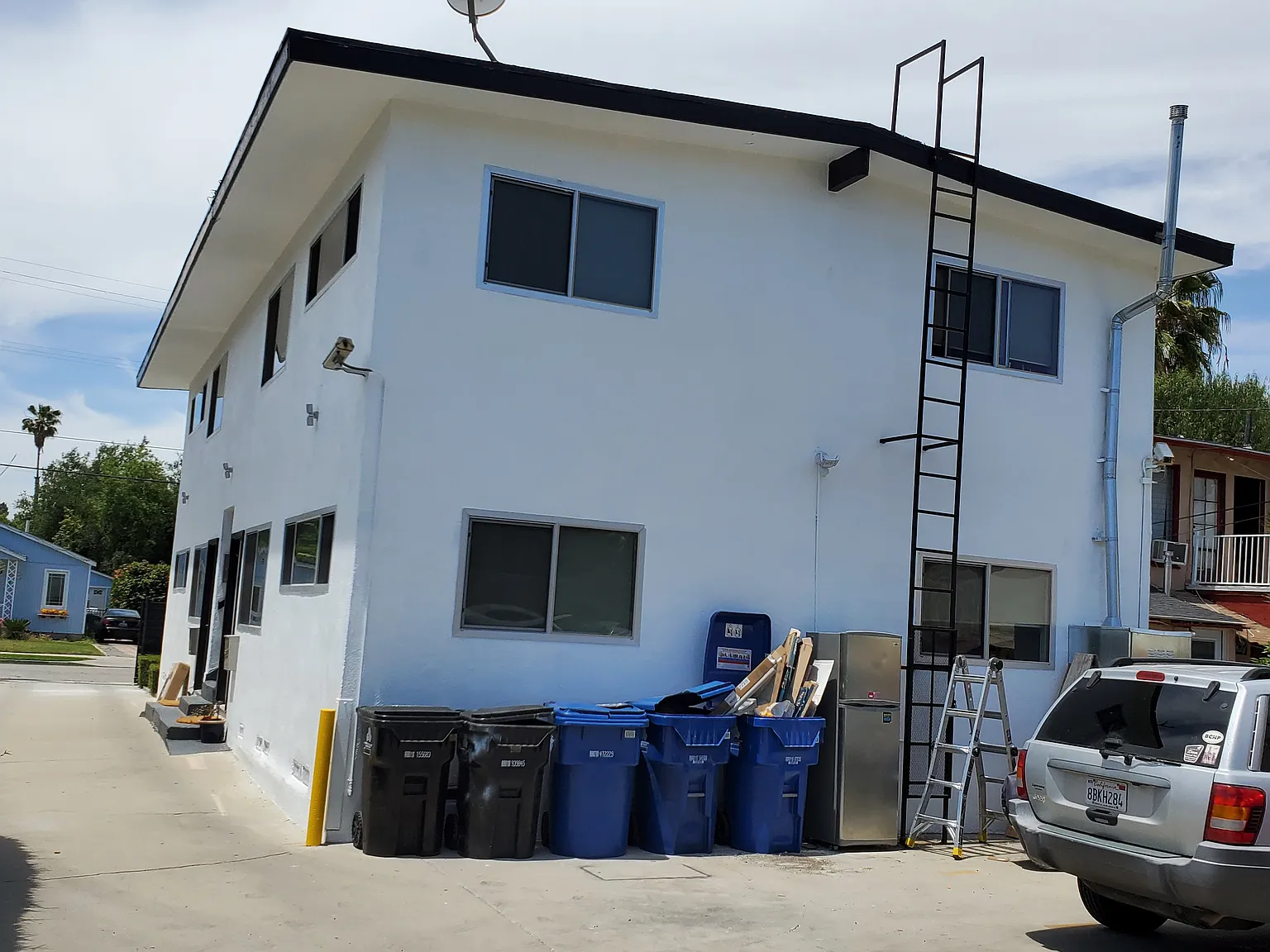 2 bed, 900 sqft, $2,700 — Photo 2