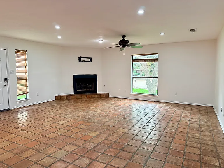 5045 Thunder Rd — Photo 11