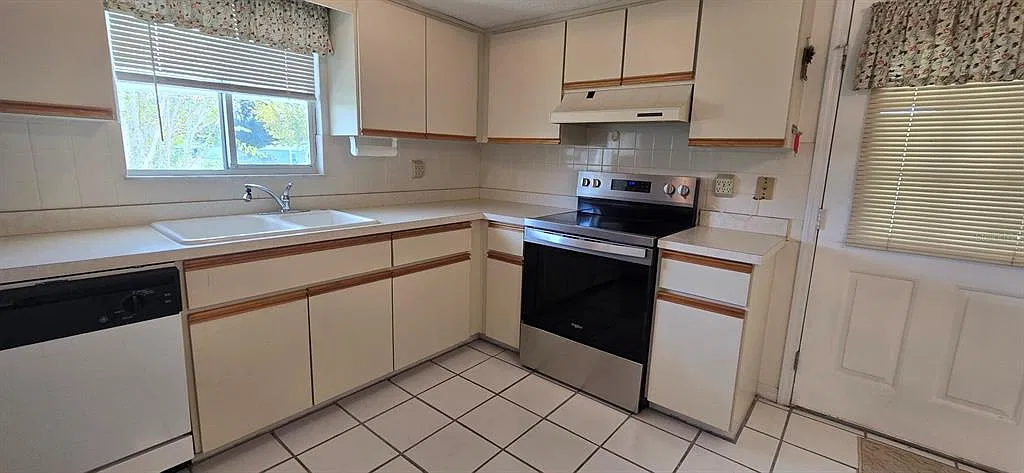 2 bed, 2.0 bath, 960 sqft, $1,200 — Photo 4