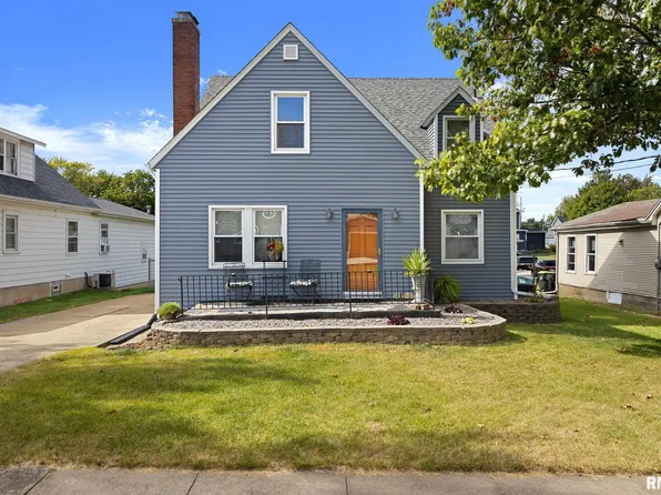 203 N Franklin St, Roanoke, IL 61561