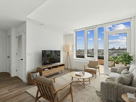 4th image of 336 Douglass St #13D