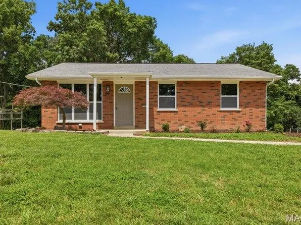 2944 Raw Wind Dr, High Ridge, MO 63049