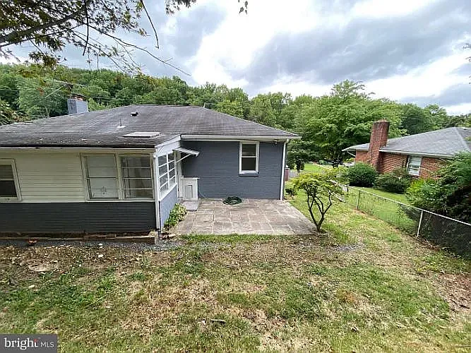 3 bed, 2044 sqft, $3,250 — Photo 4
