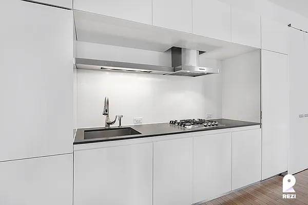 Rented by REZI | media 63