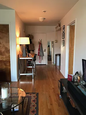 Rented by Metroline Realty | media 1