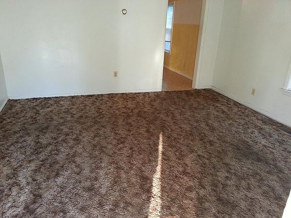 4th image of 417 W Kansas Ave