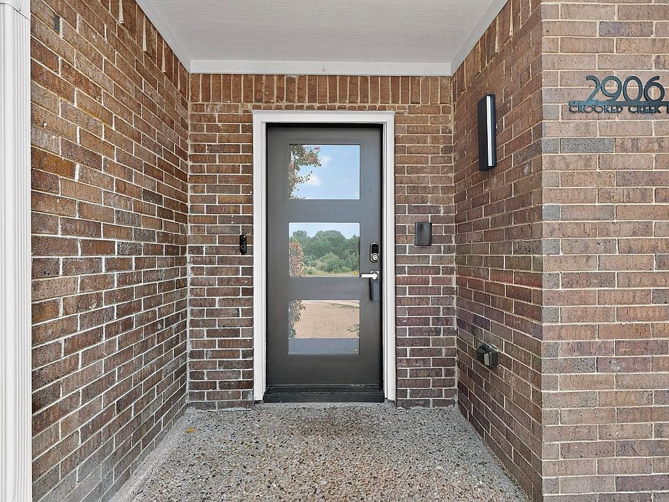 1st image of 2906 Crooked Creek Dr
