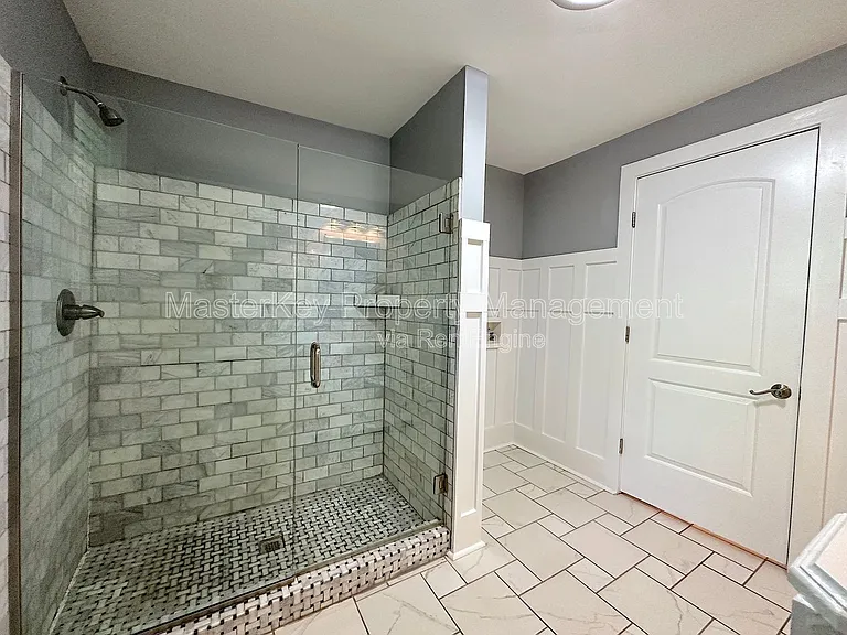212 S State St — Photo 10