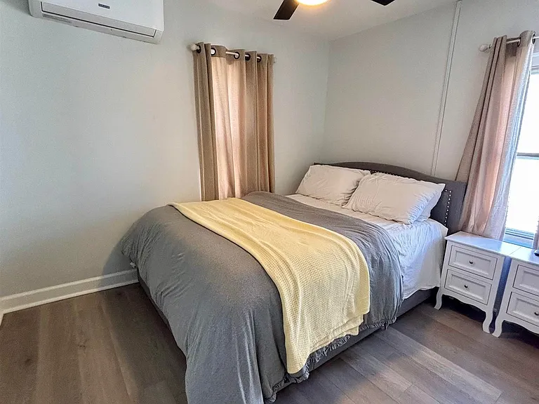 119 N Newport Ave — Photo 17