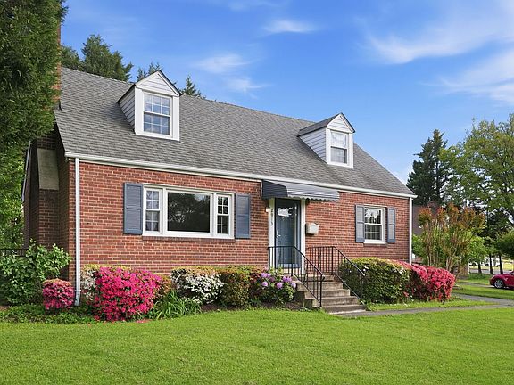 3rd image of 2913 Cleave Dr