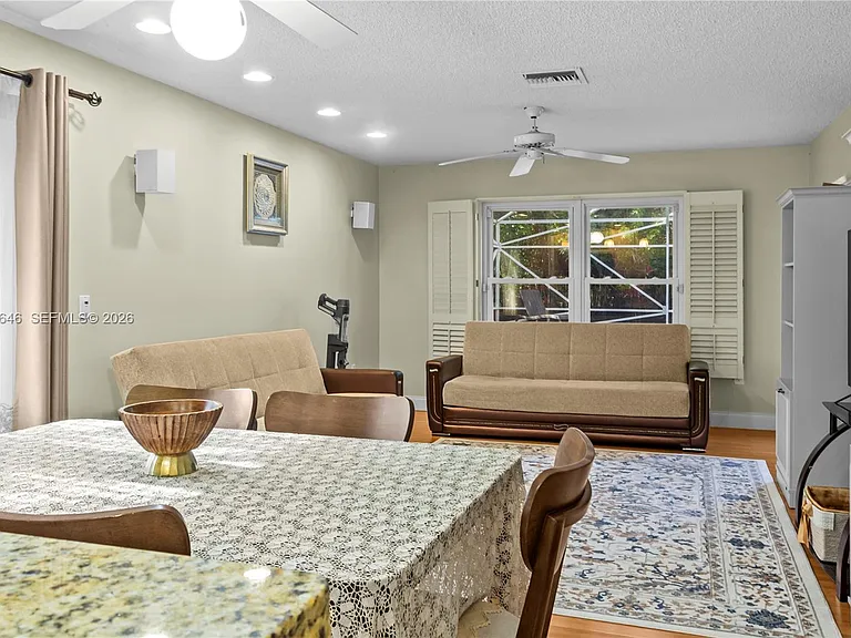 6885 NW 75th Pl — Photo 15