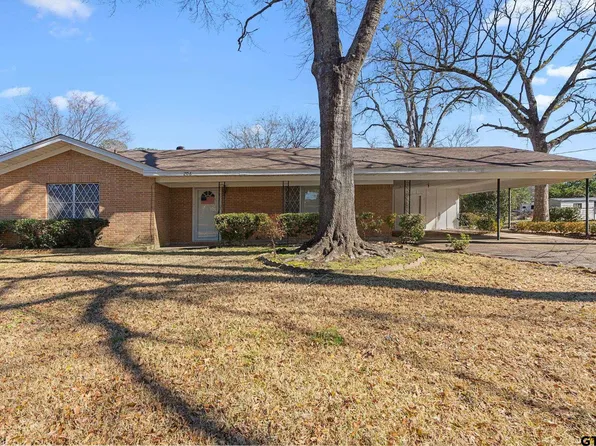 206 Oak Dr, Jacksonville, TX 75766