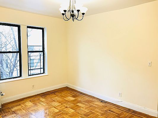 3rd image of 320 Empire Blvd #19A