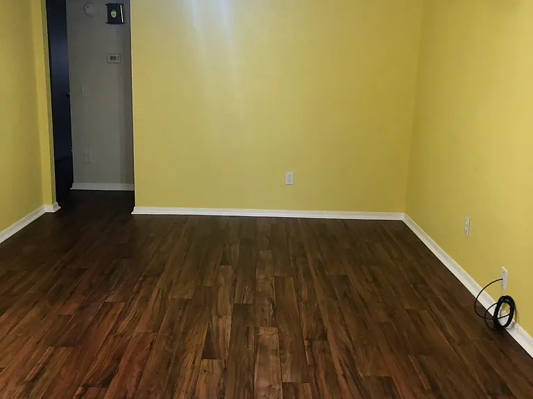 1148 SW 77th Ter — Photo 2
