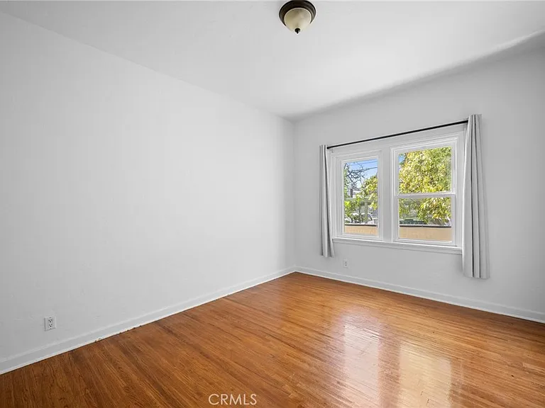 216 E Windsor Rd #2 — Photo 17